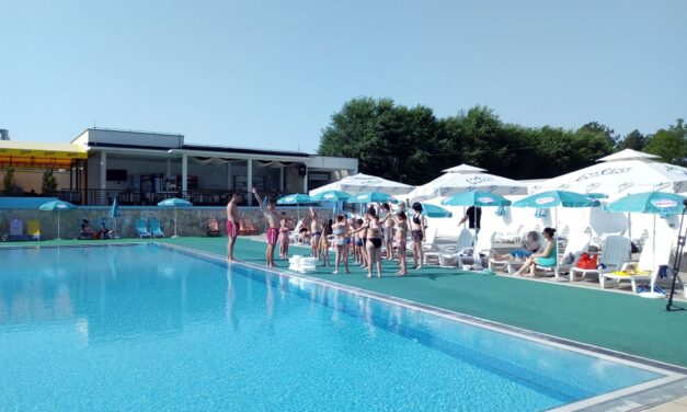 ПОЧЕЛА БЕСПЛАТНА ШКОЛА ПЛИВАЊА!