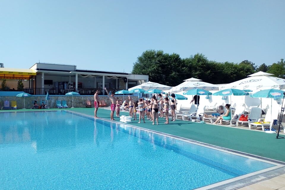 ПОЧЕЛА БЕСПЛАТНА ШКОЛА ПЛИВАЊА!