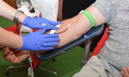 ВАНРЕДНА АКЦИЈА ДАВАЊА КРВИ ЗА ПОВРЕЂЕНОГ ДЕЧАКА ИЗ БИГРЕНИЦЕ