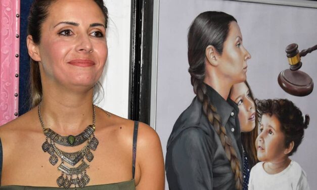 „ЉУБАВ И ИСТИНА“ МАРИЈЕ КОМАРАЦ