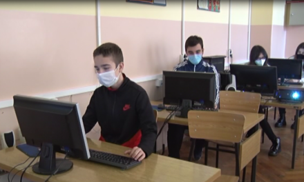 ЋУПРИЈСКИ ОСНОВЦИ У ШКОЛУ РЕДОВНО, СРЕДЊОШКОЛЦИ КОМБИНОВАНО!