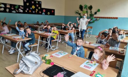 НА ПОДРУЧЈУ ОПШТИНЕ ЋУПРИЈА 178 ПРВАКА КРЕНУЛО У ШКОЛУ!