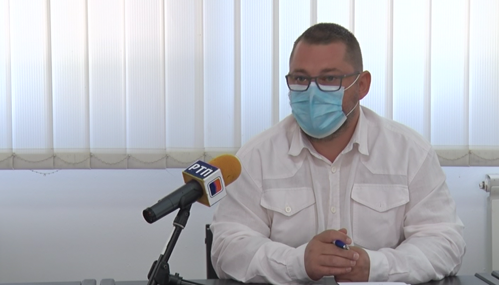 ВИШЕ ЗАРАЖЕНИХ НЕГО ПРОЛЕТОС, АЛИ МАЊЕ ХОСПИТАЛИЗОВАНИХ ЗАХВАЉУЈУЋИ ВАКЦИНАЦИЈИ