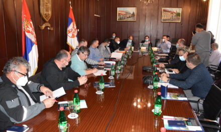 ИНТЕНЗИВНИЈА САРАДЊА ДОМАЋИХ ПРИВРЕДНИКА И ЛОКАЛНЕ САМОУПРАВЕ