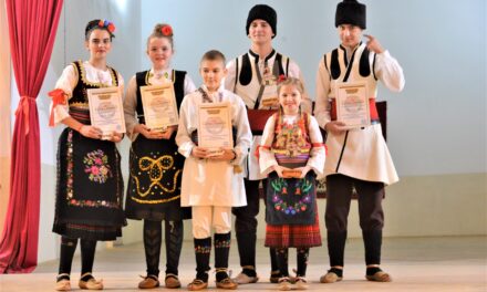 ДВЕ ГОДИНЕ „КРУШАРСКЕ МЛАДОСТИ“ УЗ ПЕСМУ И ИГРУ