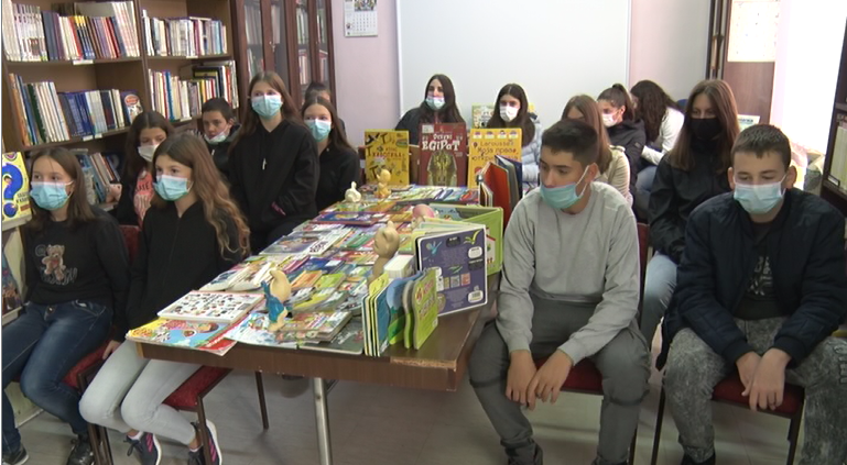 ДЕЧИЈА НЕДЕЉА ОБЕЛЕЖЕНА ДРУЖЕЊЕМ СА КЊИЖЕВНИЦОМ ЗВЕЗДАНОМ МИЛОСАВЉЕВИЋ