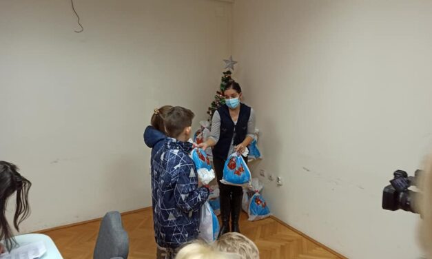 НОВОГОДИШЊИ ПАКЕТИЋИ ЗА МАЛИШАНЕ