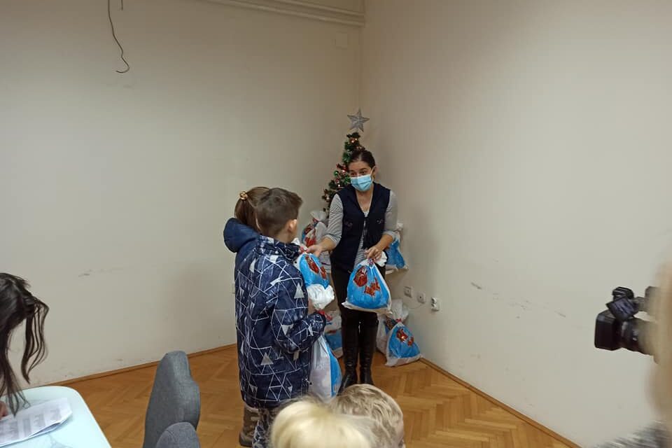 НОВОГОДИШЊИ ПАКЕТИЋИ ЗА МАЛИШАНЕ