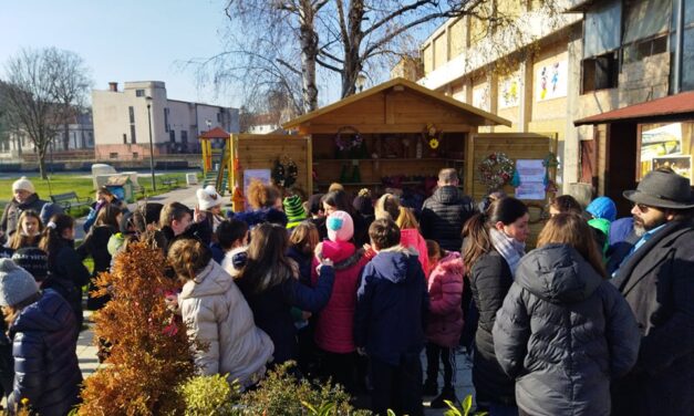 ДЕЧИЈИ НОВОГОДИШЊИ БАЗАР